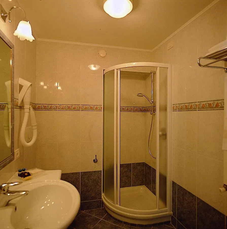 Hotel Catullo Μπαρντολίνο 3*,